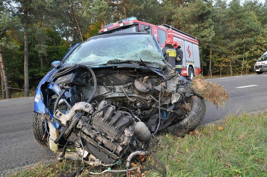 Uciekała przed zderzeniem czołowym. Wjechała w ciężarówkę