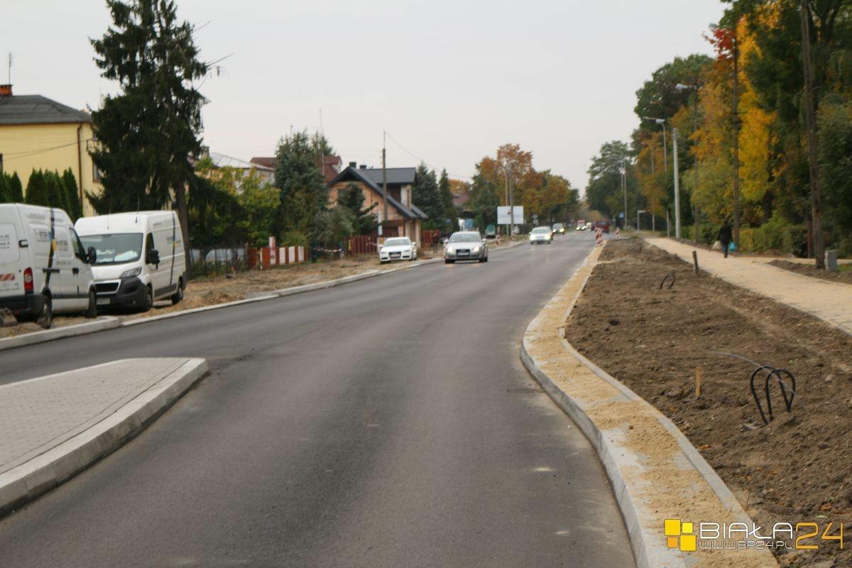 Prace na Warszawskiej trwają