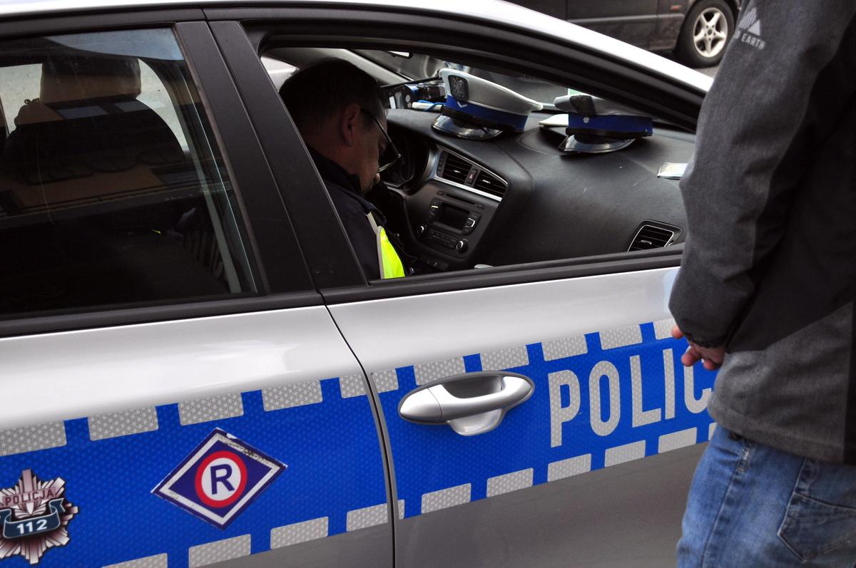 Kraksa na alei. Kobieta w ciąży trafiła do szpitala