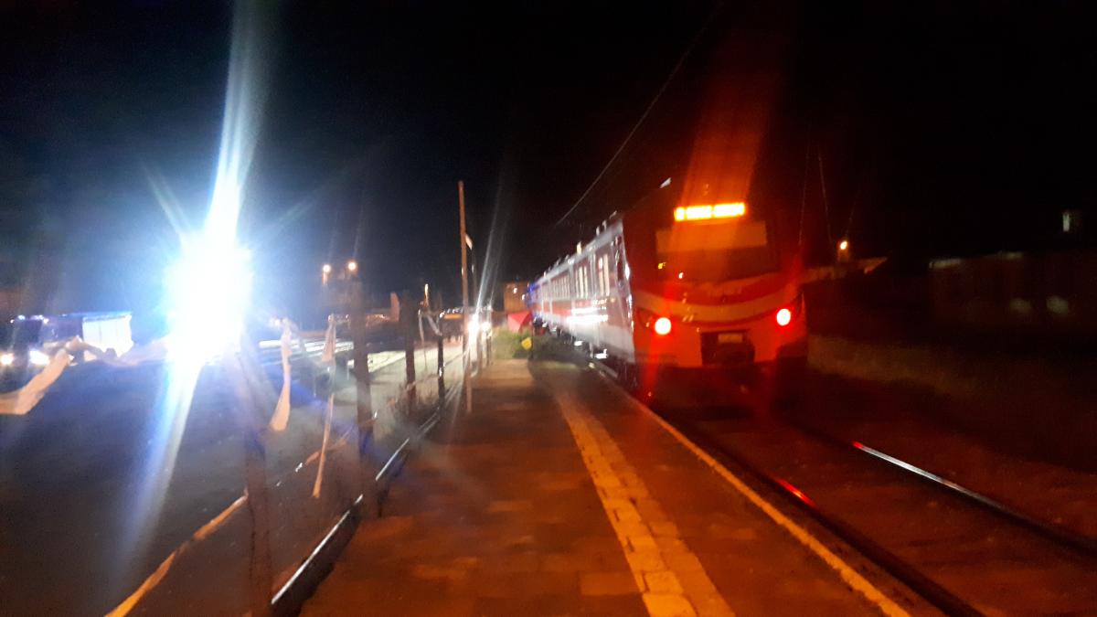 Tragiczne przejście po torach. Zginął pod pociągiem