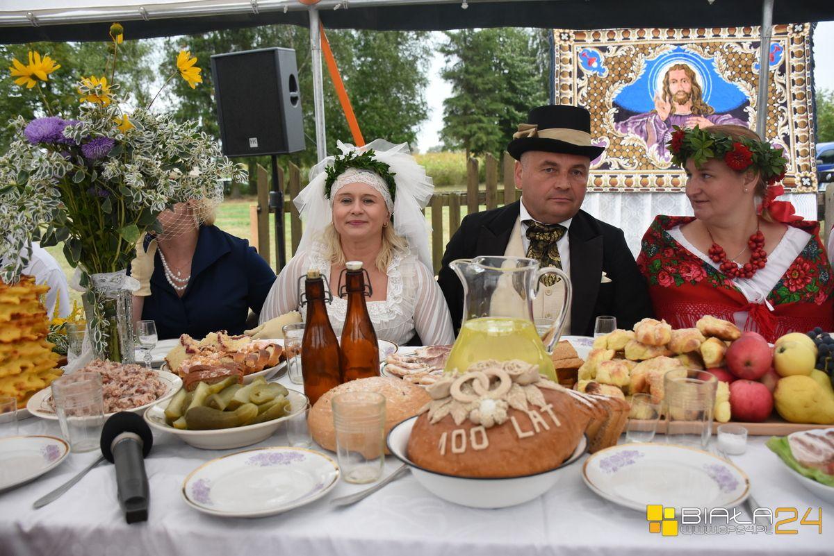 Odwzorowali dawne obrzędy. Takie kiedyś były wesela