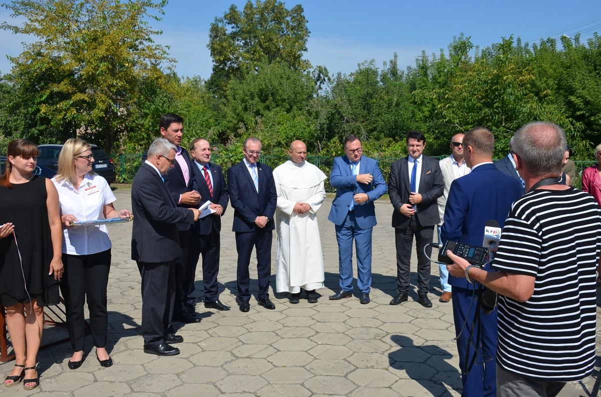Otwarcie poczty czy polityczna pogadanka?