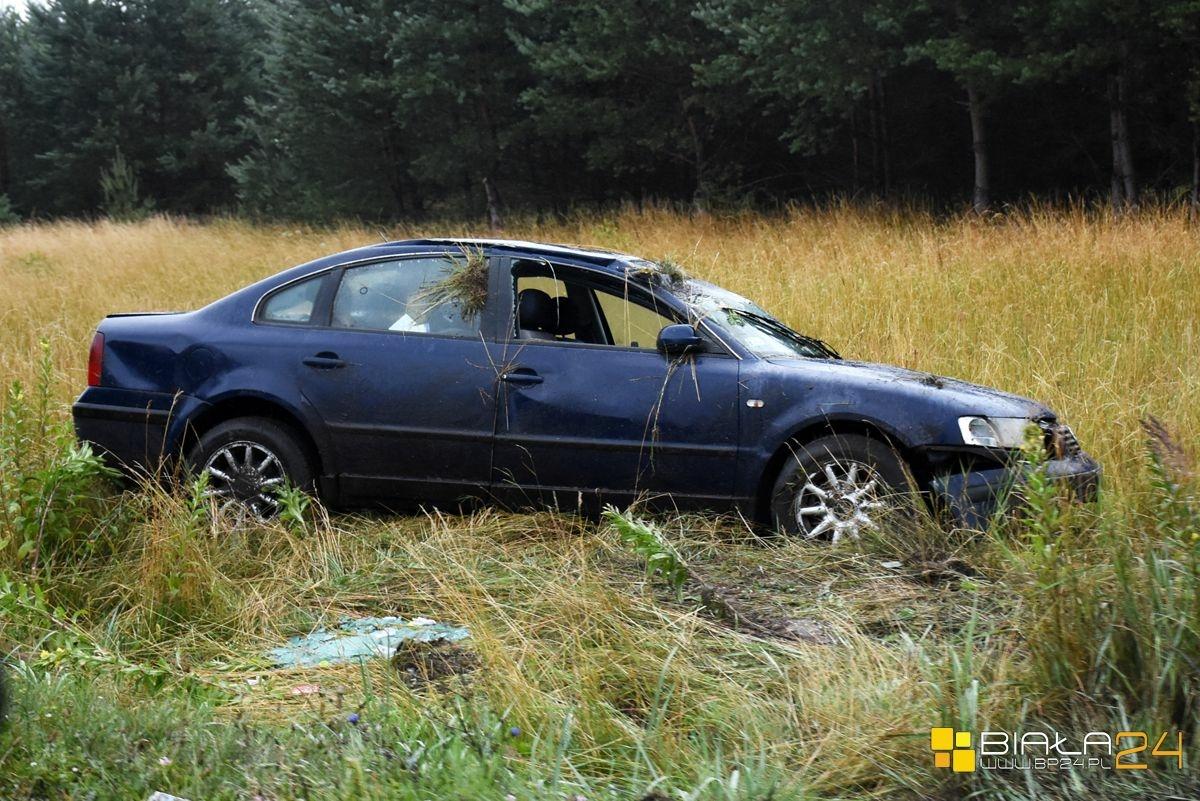 Passat "wyleciał" z drogi