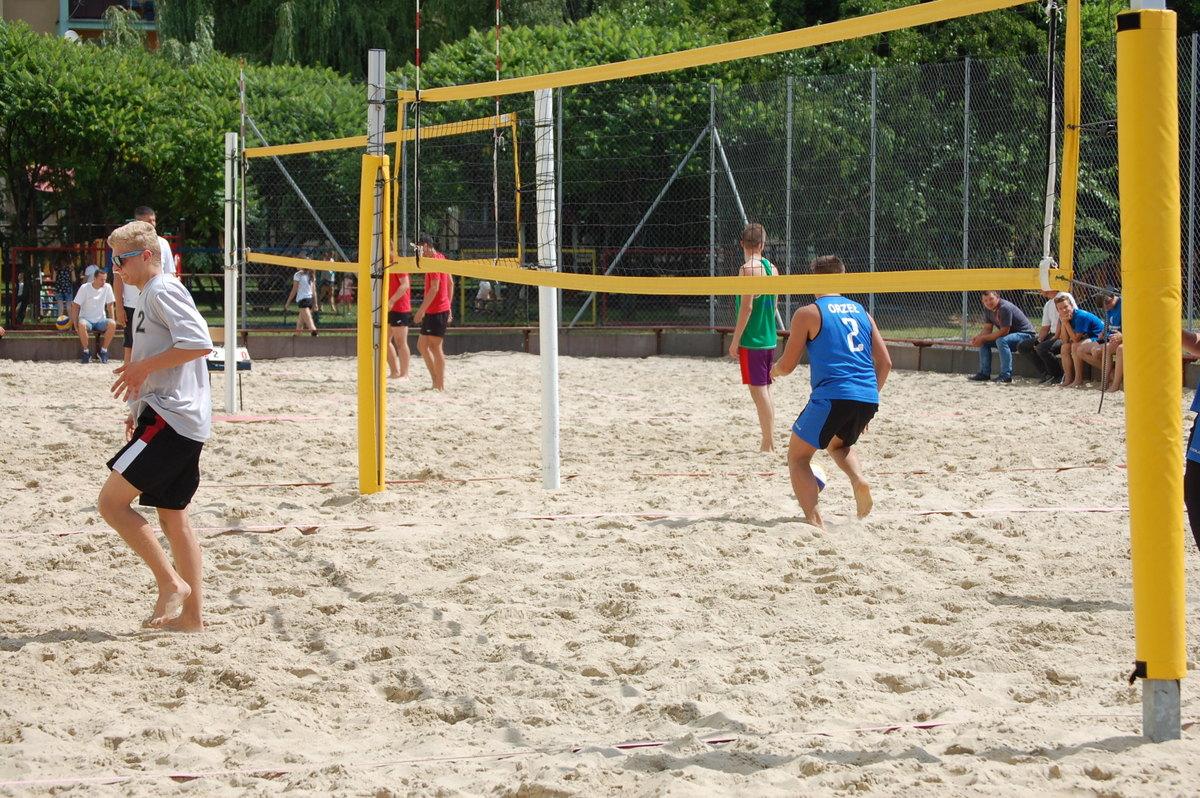 Zagrają w „plażówkę”