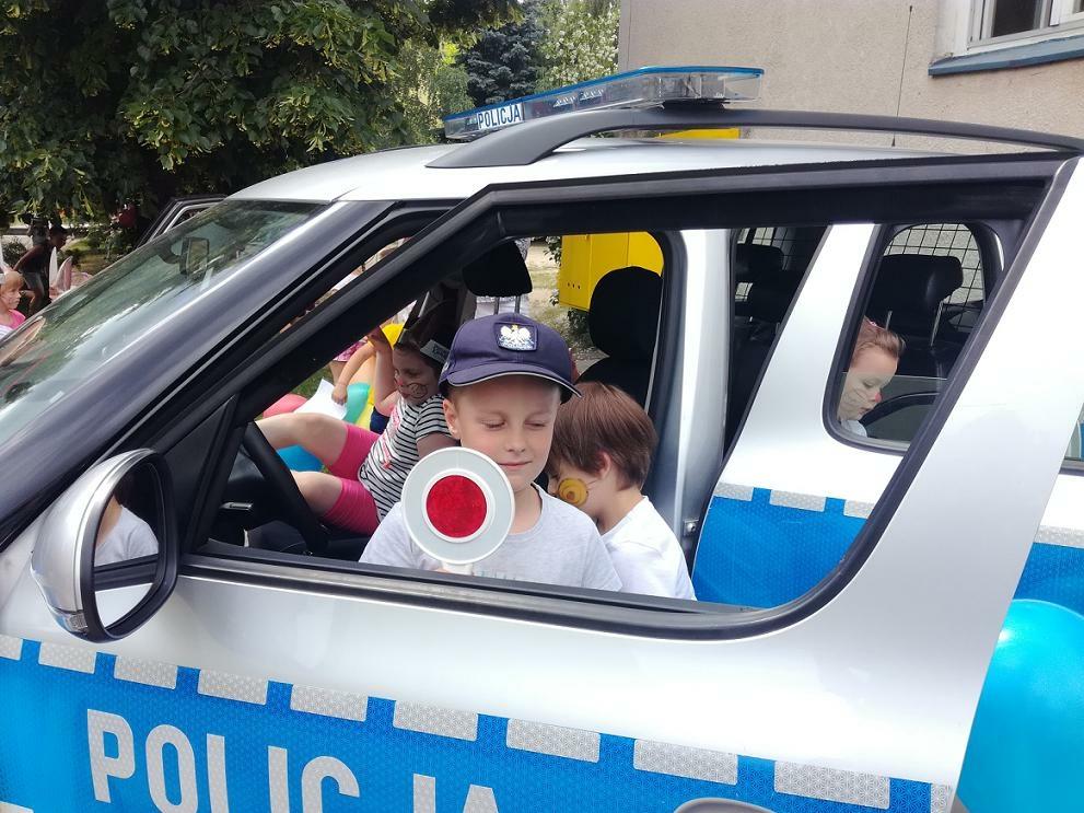 Mundurowi z wizytą w bialskim przedszkolu