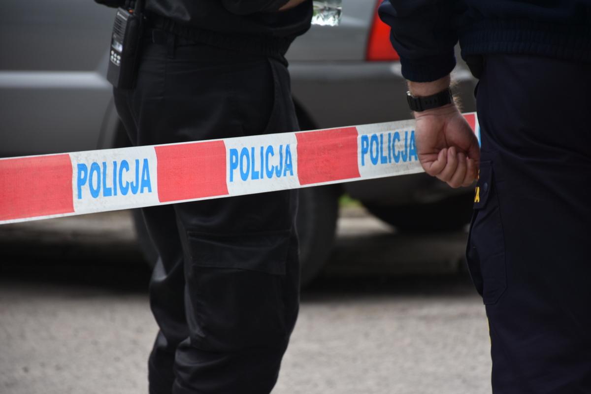 Wysiadając z auta uderzył rowerzystę