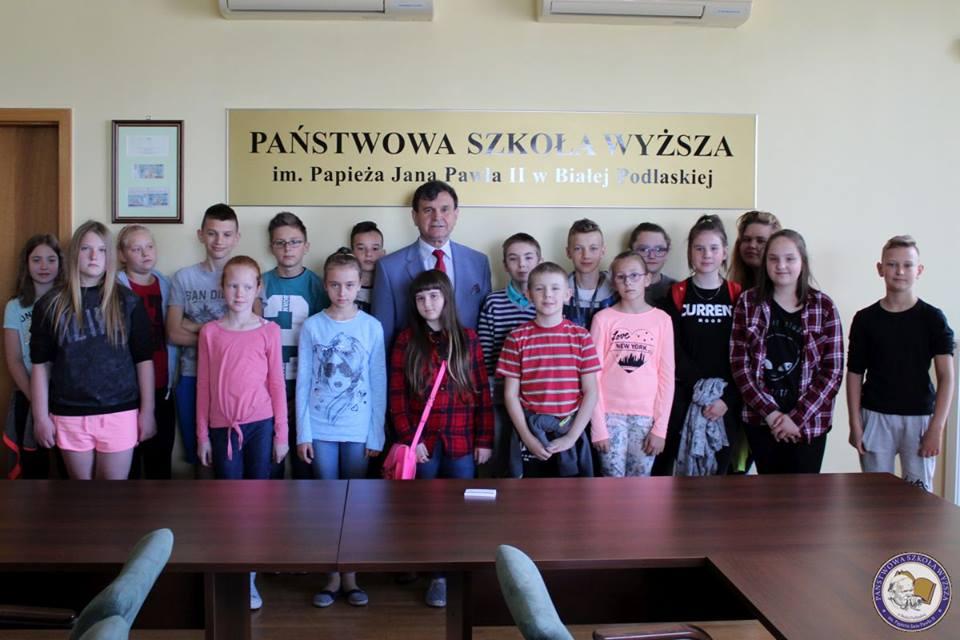 Dzieci w murach uczelni