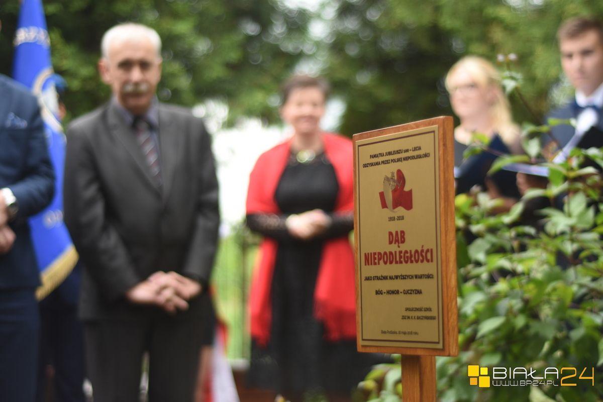 Dąb stał się symbolem pamięci