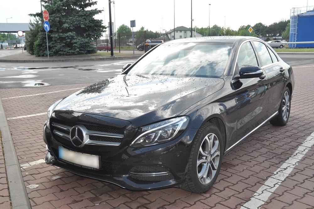 Kradziony mercedes zatrzymany na granicy