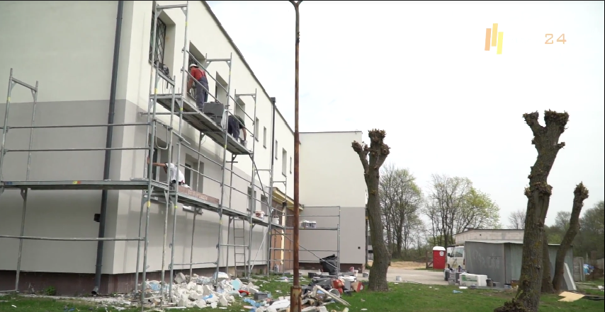 Budynek straży pożarnej i nie tylko jest remontowany. Wisznice zmieniają się