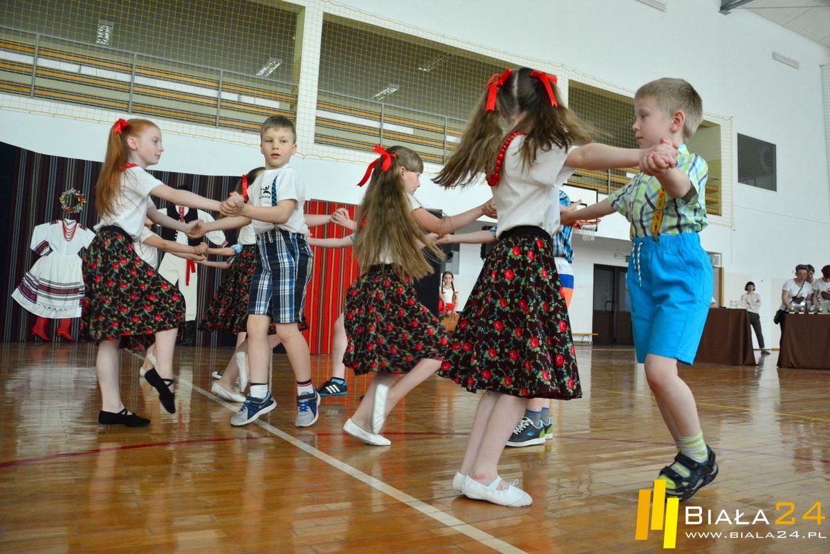 Zatańczą do dźwięków polskiej muzyki patriotycznej