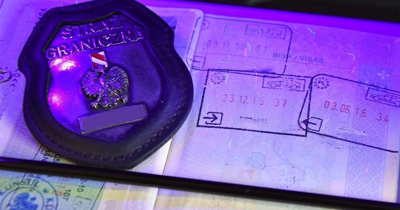 Miała paszport z fałszywymi odbitkami