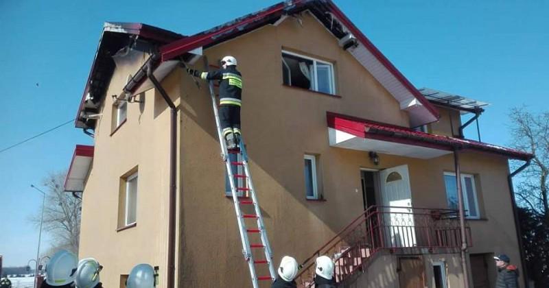Strych zajął się ogniem