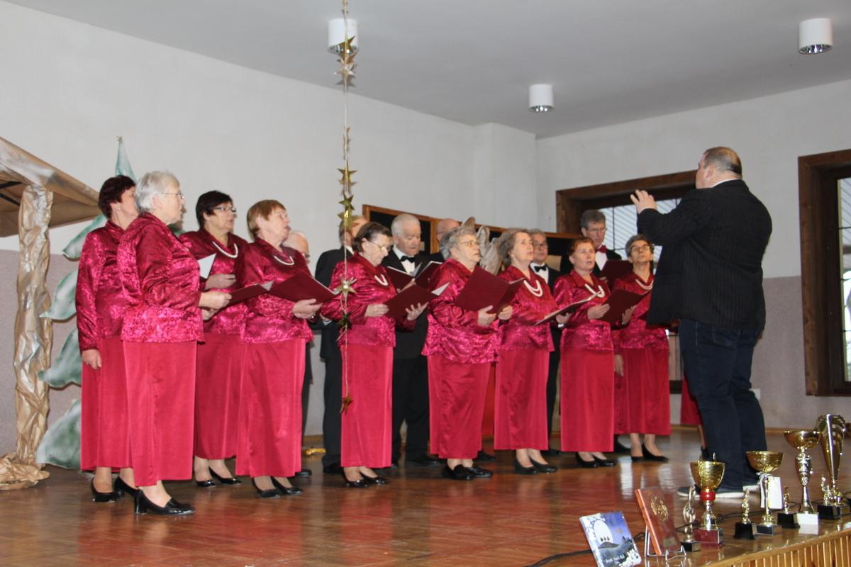 Z pieśnią i piosenką przez lata