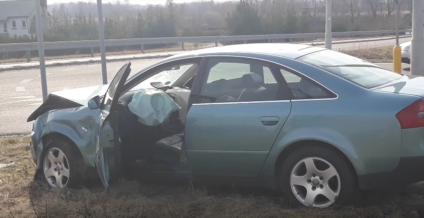 Wypadek drogą krajowa nr 2 z ul. Powstańców