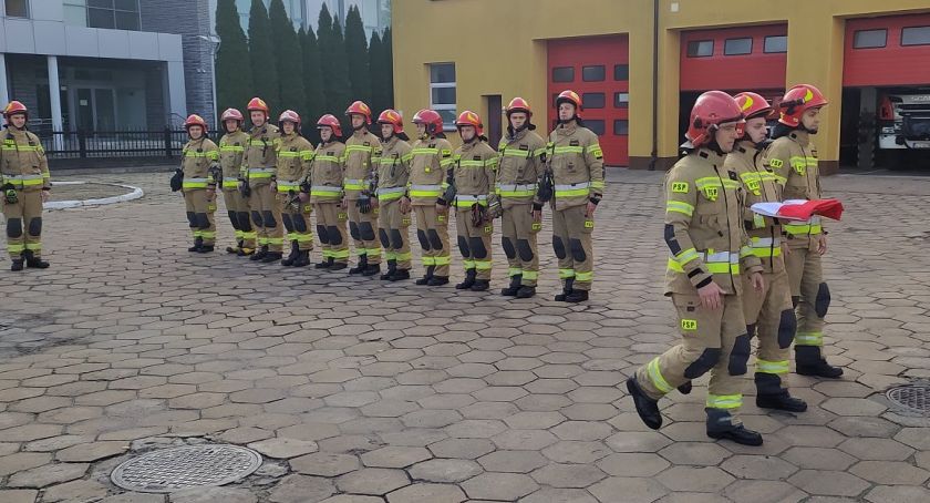 Podnieśli flagę na cześć Niepodległości
