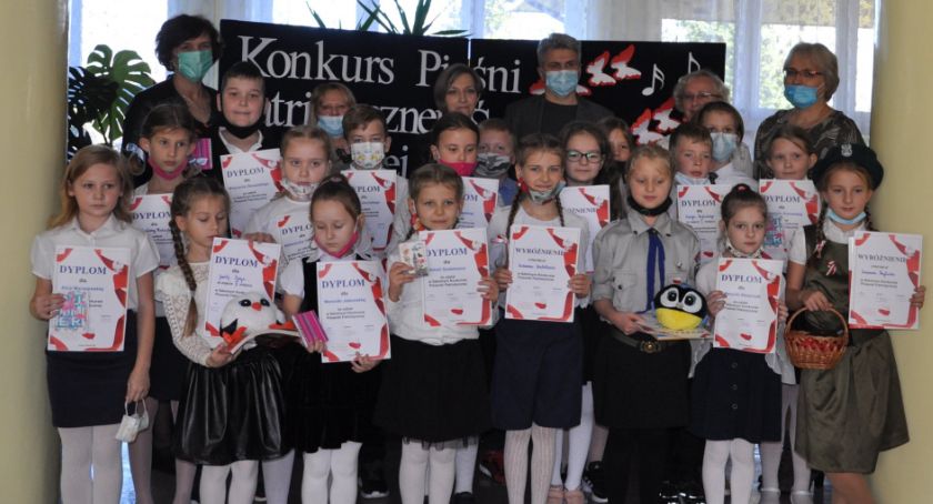Najmłodsi rozbudzali piosenkami miłość do ojczyzny 