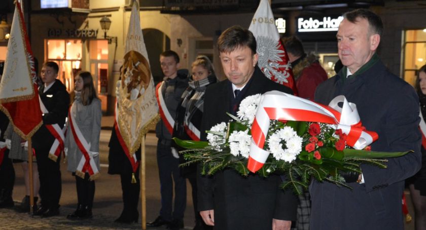 Upamiętnili poległych żołnierzy i cywili