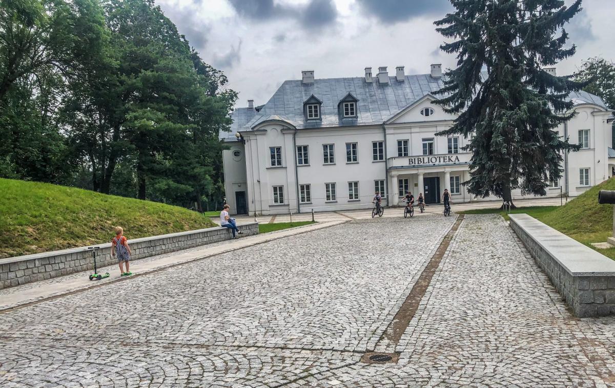 Podpisano odbiór przekazania układu komunikacyjnego w parku