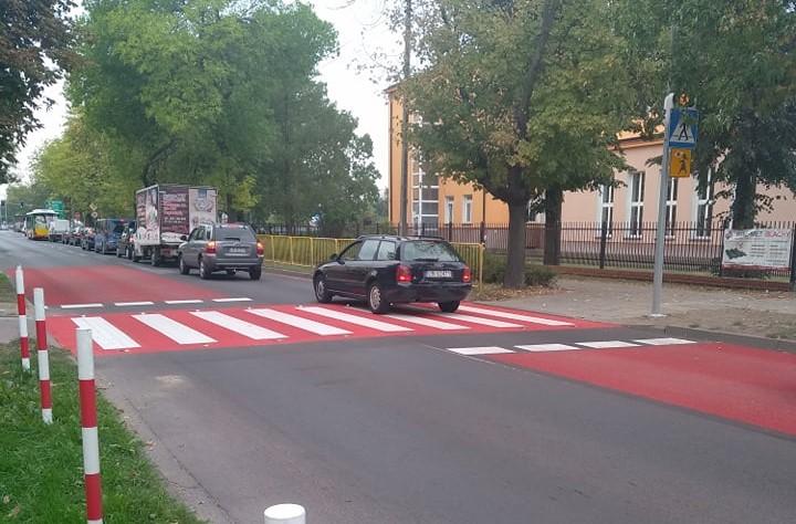 Nowe a już ma awarię. Ktoś zniszczył przejście dla pieszych a miasto zapłaci
