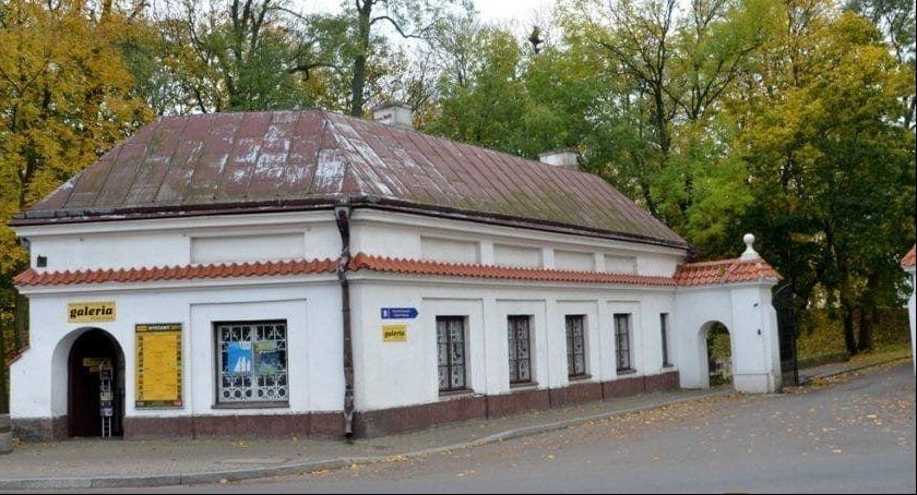 Wernisaż w Galerii Podlaskiej odwołany. Będzie można jednak oglądać wystawę