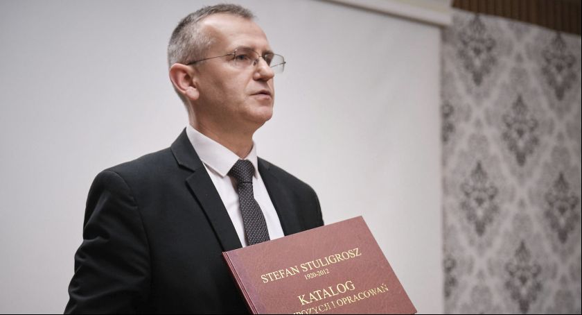 Piotr Karwowski przekazał kompozycje prof. Stefana Stuligrosza