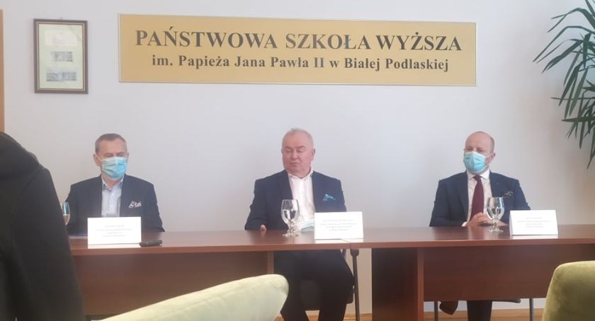 Konferencja na temat utworzenia kierunku położnictwo i 