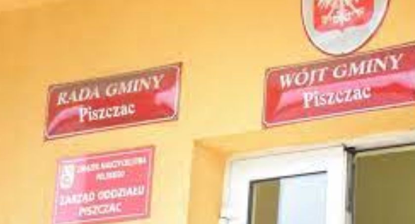 Nieczynny Urząd Gminy Piszczac w Wigilę