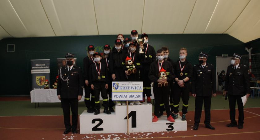Młodzieżowe drużyny pożarnicze w czołówce zawodów halowych sportowo-pożarniczych