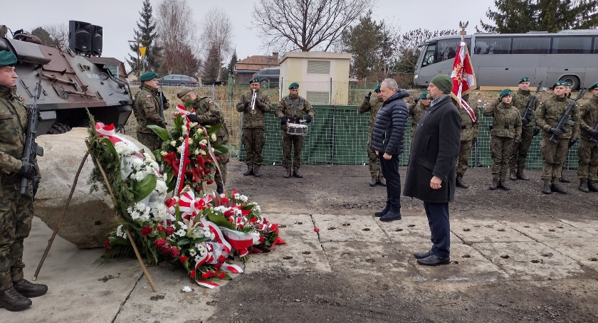 Odsłonięcie pomnika upamiętniającego Ofiary wprowadzonego Stanu Wojennego