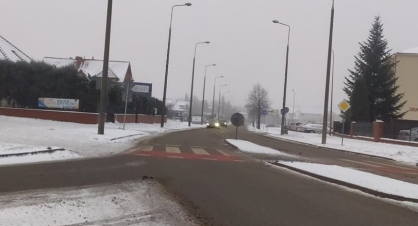 Ślisko na drogach w powiecie bialskim. Temperatura w Białej Podlaskiej wynosiła nawet -15 stopni Celsjusza 