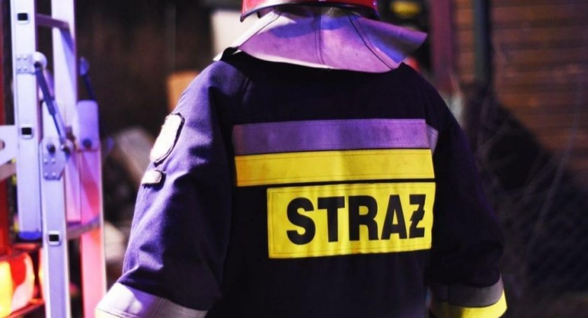 Pogotowie jechało długo. Mężczyznę ratowali wiszniccy i bialscy strażacy