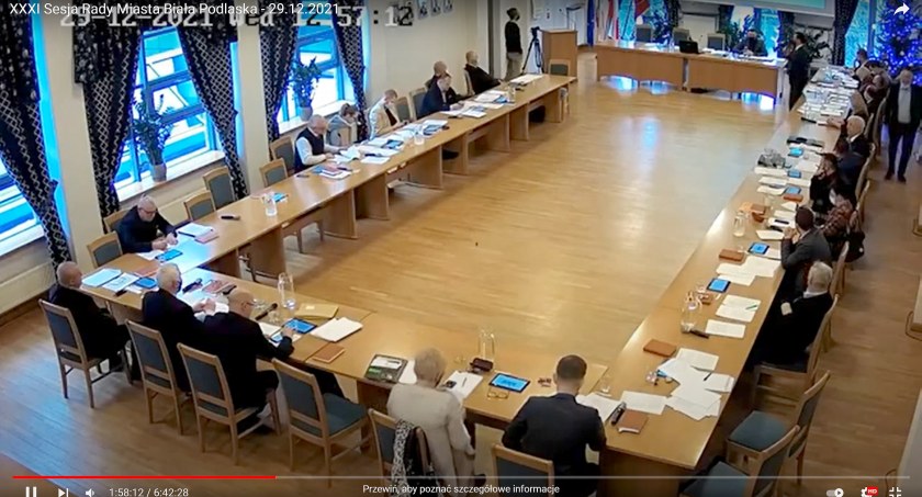 Biała Podlaska: Policja na sesji rady miasta. Radni nie przestrzegali zasad epidemicznych