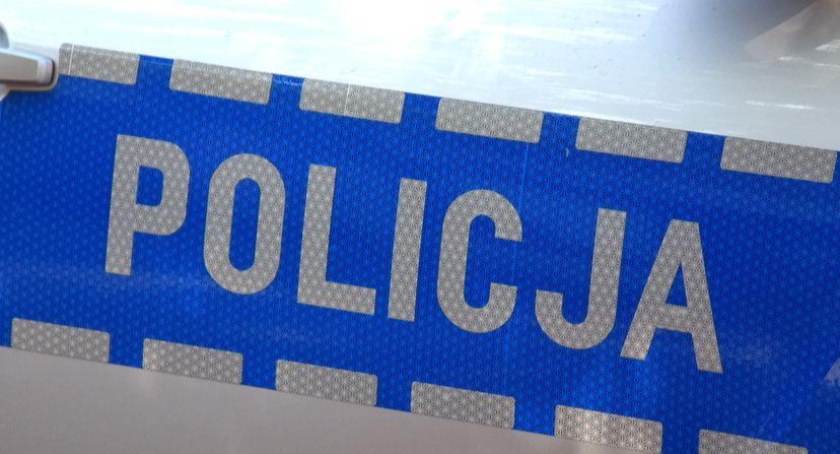 Na Witoroskiej 31-latek kierował autem pijany. Po kolizji szybko przesiadł się na miejsce pasażera