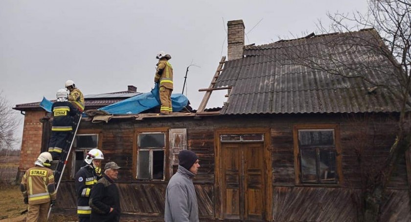 Gmina Drelów: Silny podmuch zerwał dach i linię energetyczną 