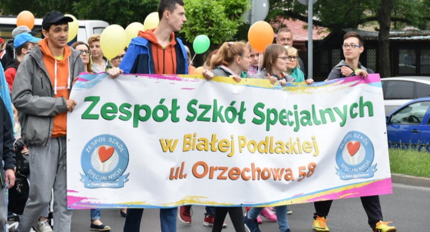 Uczniowie z Zespołu Szkół Specjalnych w Białej Podlaskiej mogli poznać pracę szewca