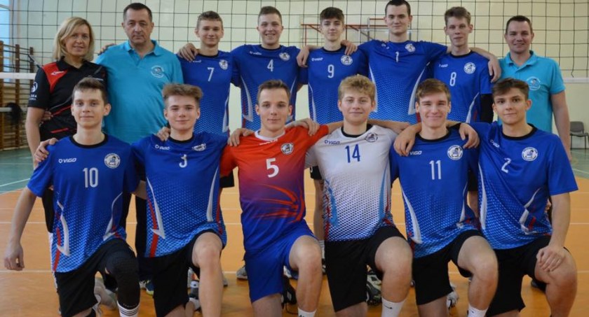 Mecz piłki siatkowej UKS Serbinów Biała Podlaska kontra KPS Krasnystaw