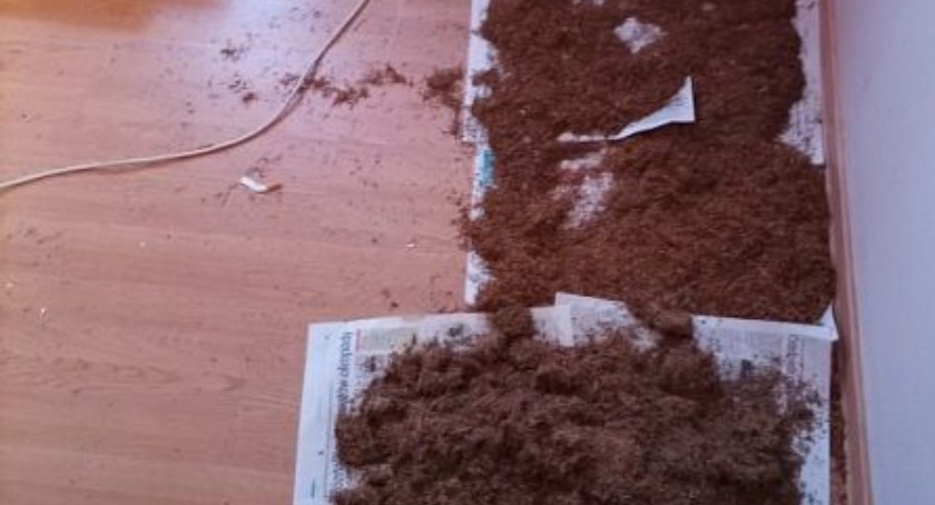 Mieszkanka Białej podlaskiej odpowie za nielegalną produkcję papierosów