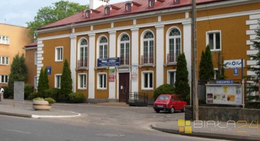  Bialskie Centrum Kultury w Białej Podlaskiej organizuje wernisaż wystawy prac dzieci z Koła Plastycznego 