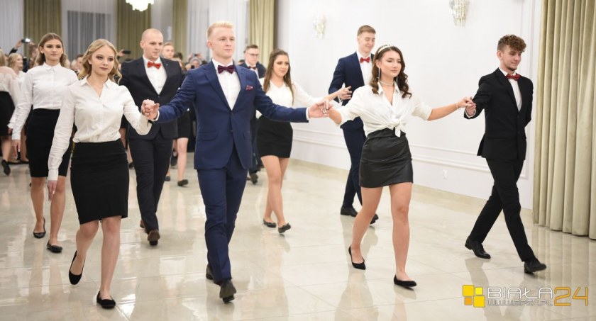 Bal maturalny IV Liceum Ogólnokształcącego imienia Stanisława Staszica w Białej Podlaskiej