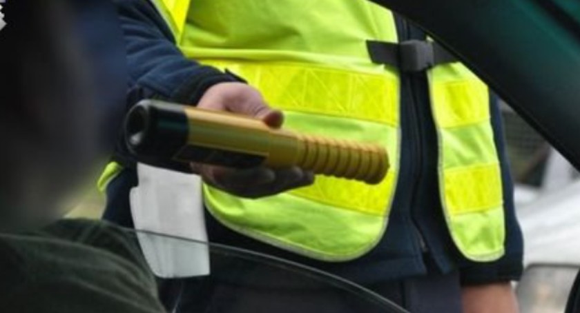 Jechał z trzema promilami alkoholu we krwi. Miał zakaz prowadzenia pojazdów