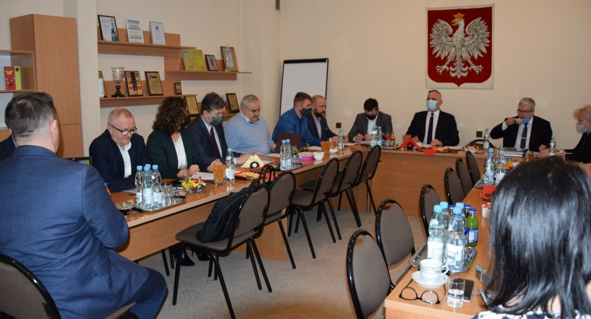 Powiatowa Rada Rynku Pracy powołana. Ma doradzać jak dysponować środkami urzędu pracy