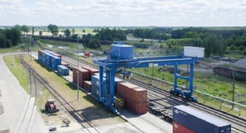 Kradzież części samochodowych z kontenerów kolejowych