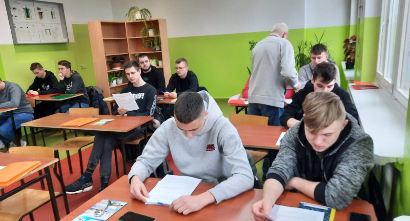 Zespól Szkół Zawodowych nr 2 w Białej Podlaskiej realizuje projekt. Podwyższane są kwalifikacje zawodowe