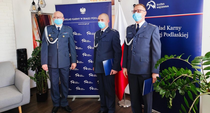 Trzech funkcjonariuszy z Zakładu Karnego w Białej Podlaskiej z awansami