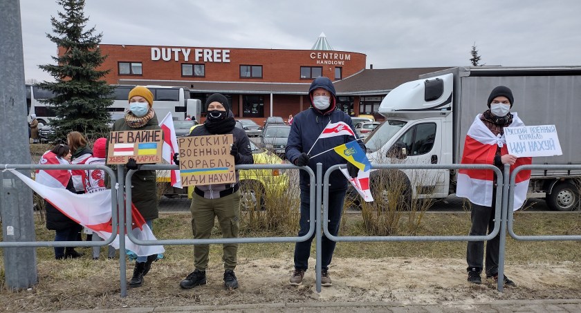 Protestowali przeciwko wojnie na granicy w Terespolu [ZDJĘCIA]