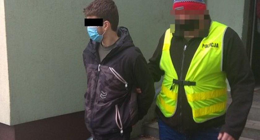 Groził nożem gdy został złapany na kradzieży w Białej Podlaskiej. Później groził bronią kolejnej osobie 