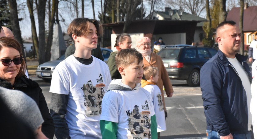 Przed Matką Bosķą Kodeńską pobiegli w biegu pamięci 