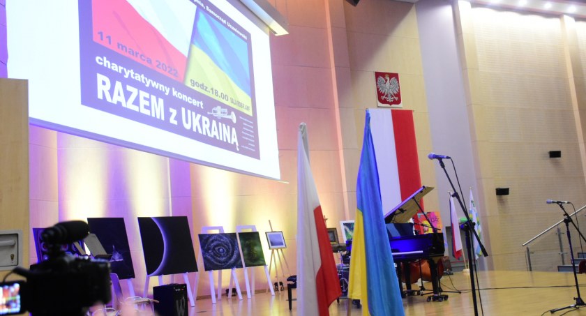 Razem dla Ukrainy. Koncert uczniów bialskiej szkoły muzycznej
