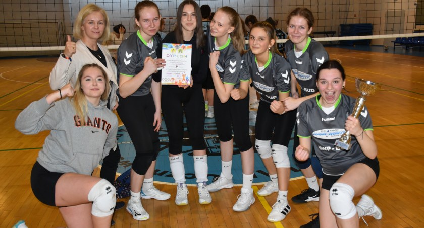 Kobiety z Kraszaka najlepsze w mieście w siatkówkę